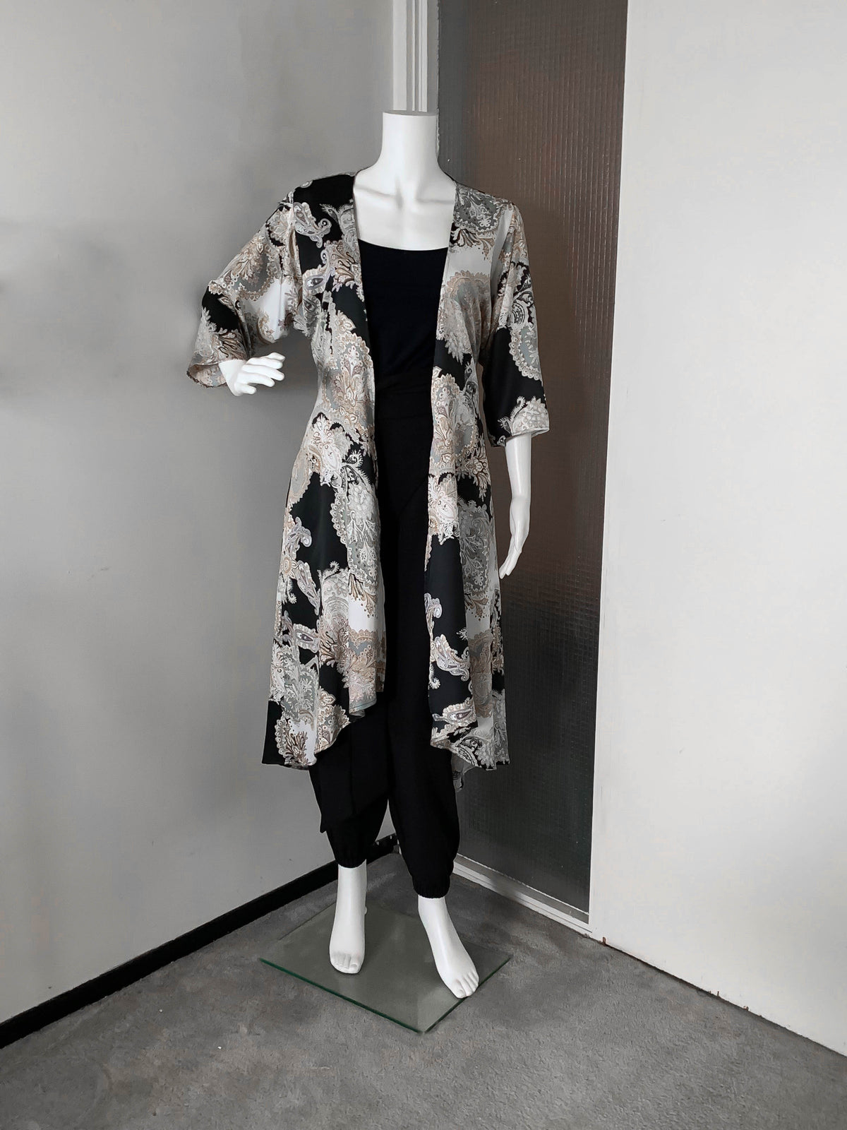 KEEPIN IT CLASSIC - DARK NAVY KIMONO