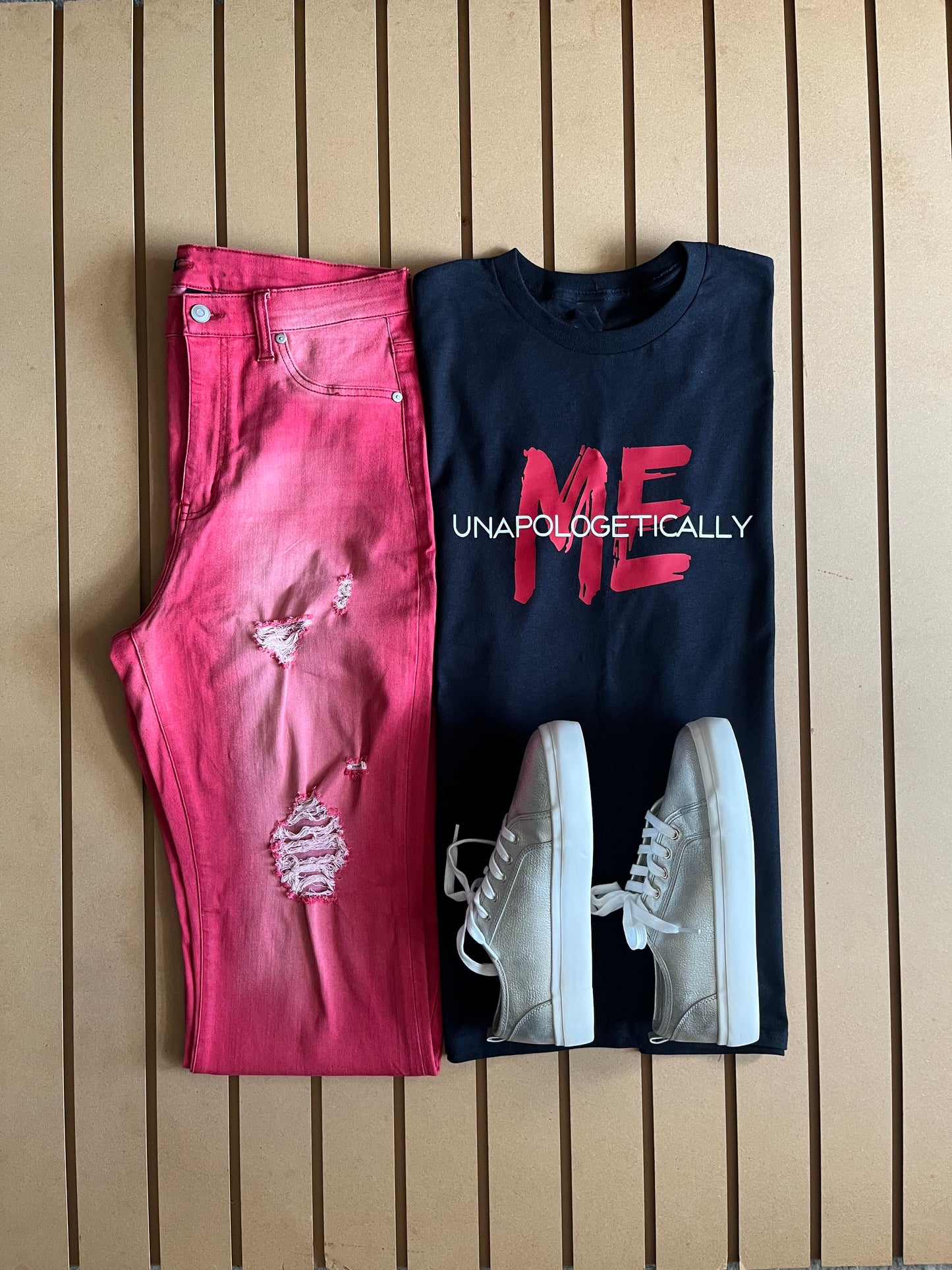 Unapologetically Me - Unisex Relaxed Fit Tee Black