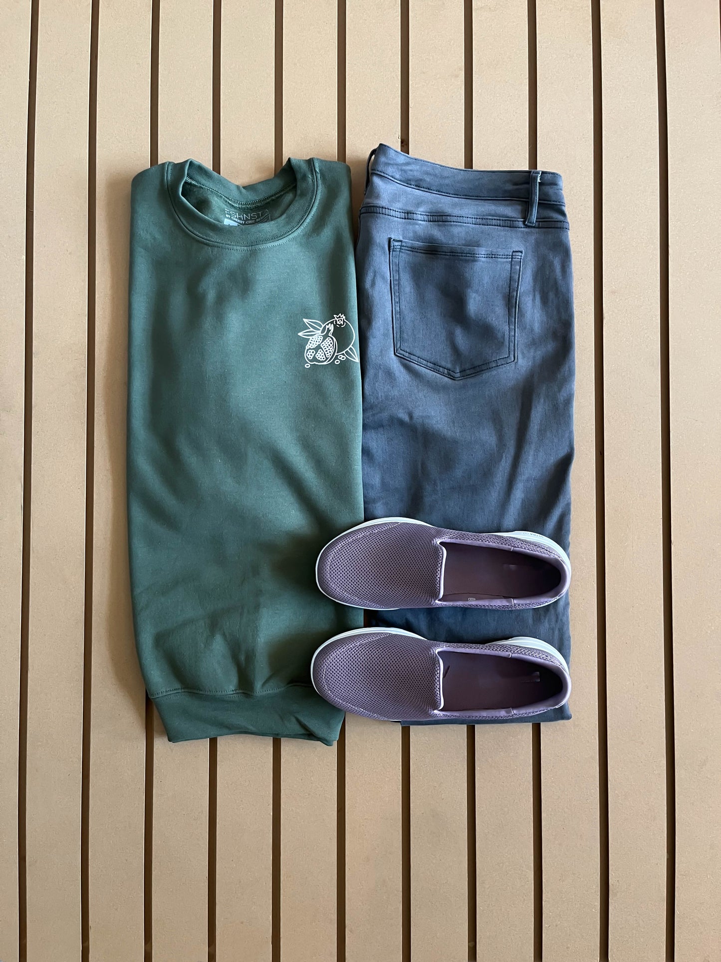 Pomegranate Queen - Unisex Crewneck Relaxed Fit Sweatshirt Sage Green