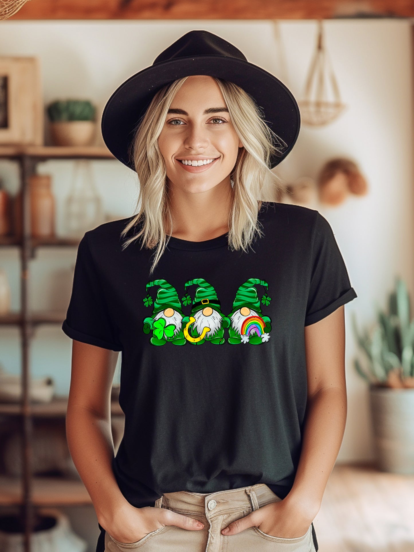 ST PATRICKS GNOMES - RELAXED FIT T-SHIRT BLACK