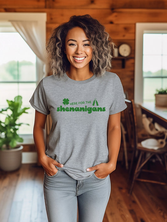 HERE FOR THE SHENANIGANS ST PATRICKS - RELAXED FIT T-SHIRT