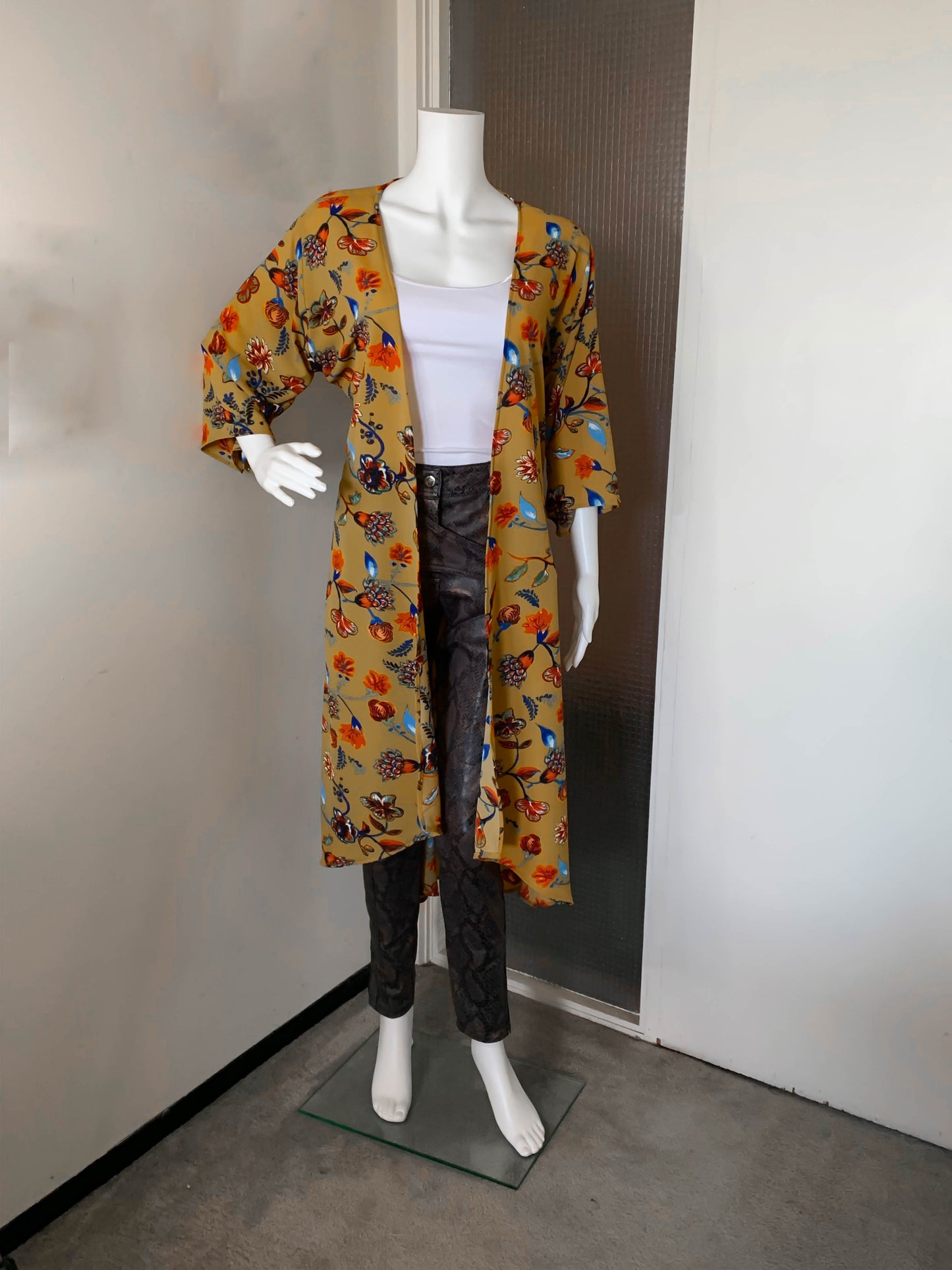 MELLOW YELLOW FLORAL KIMONO