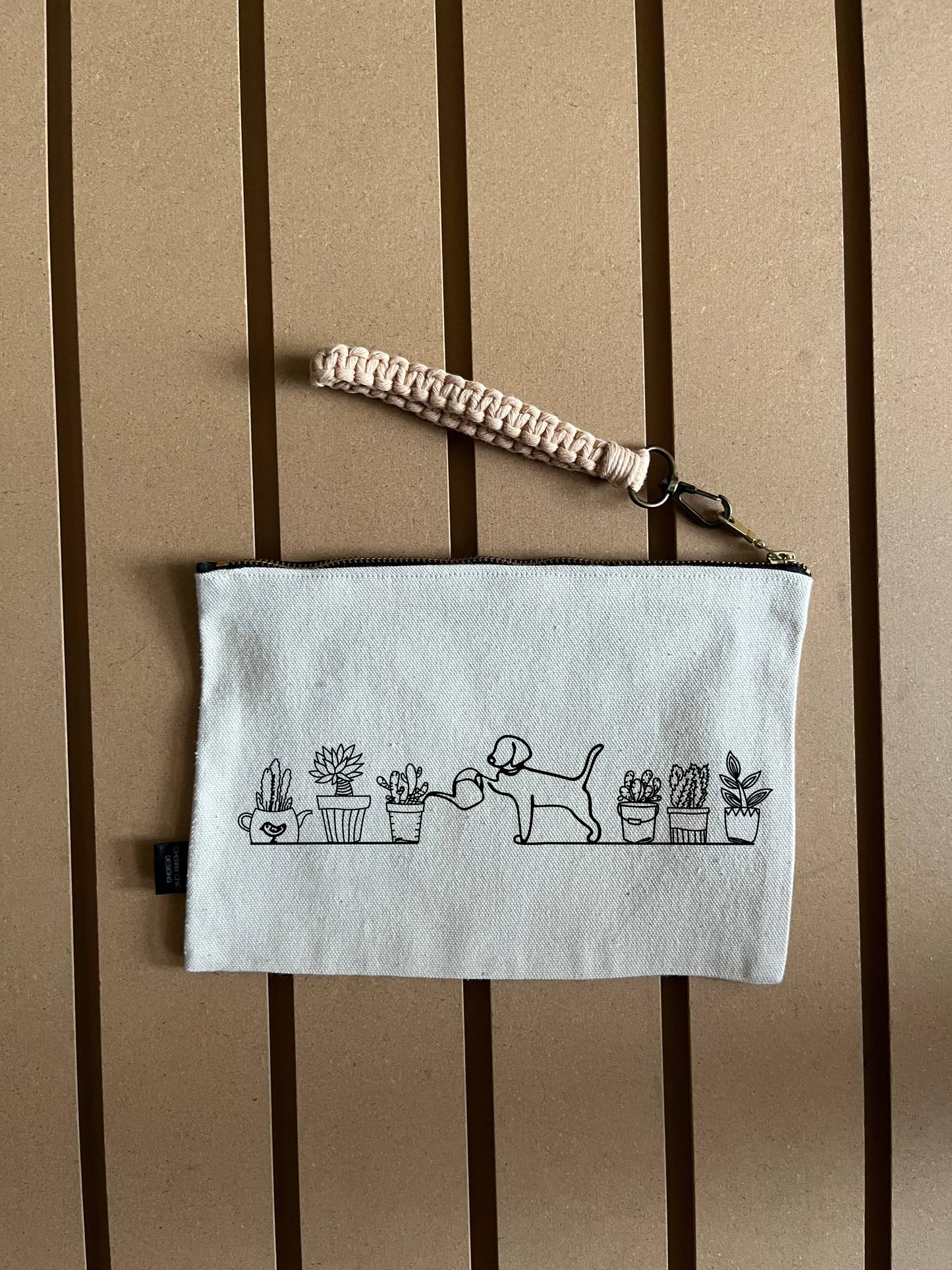 Dog watering plants - Pouch
