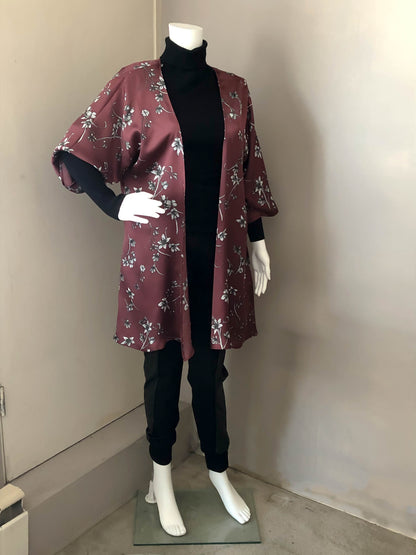 WINE & DINE HI-LOW OPEN FRONT KIMONO - 1/2 LENGTH